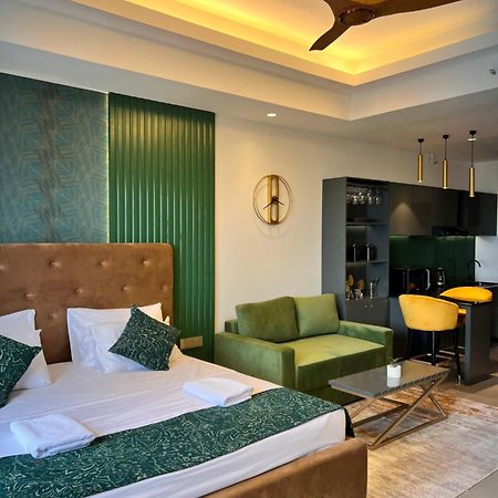 Ocean Breeze Negombo- Tidesend Luxury Beach Apartments Εξωτερικό φωτογραφία
