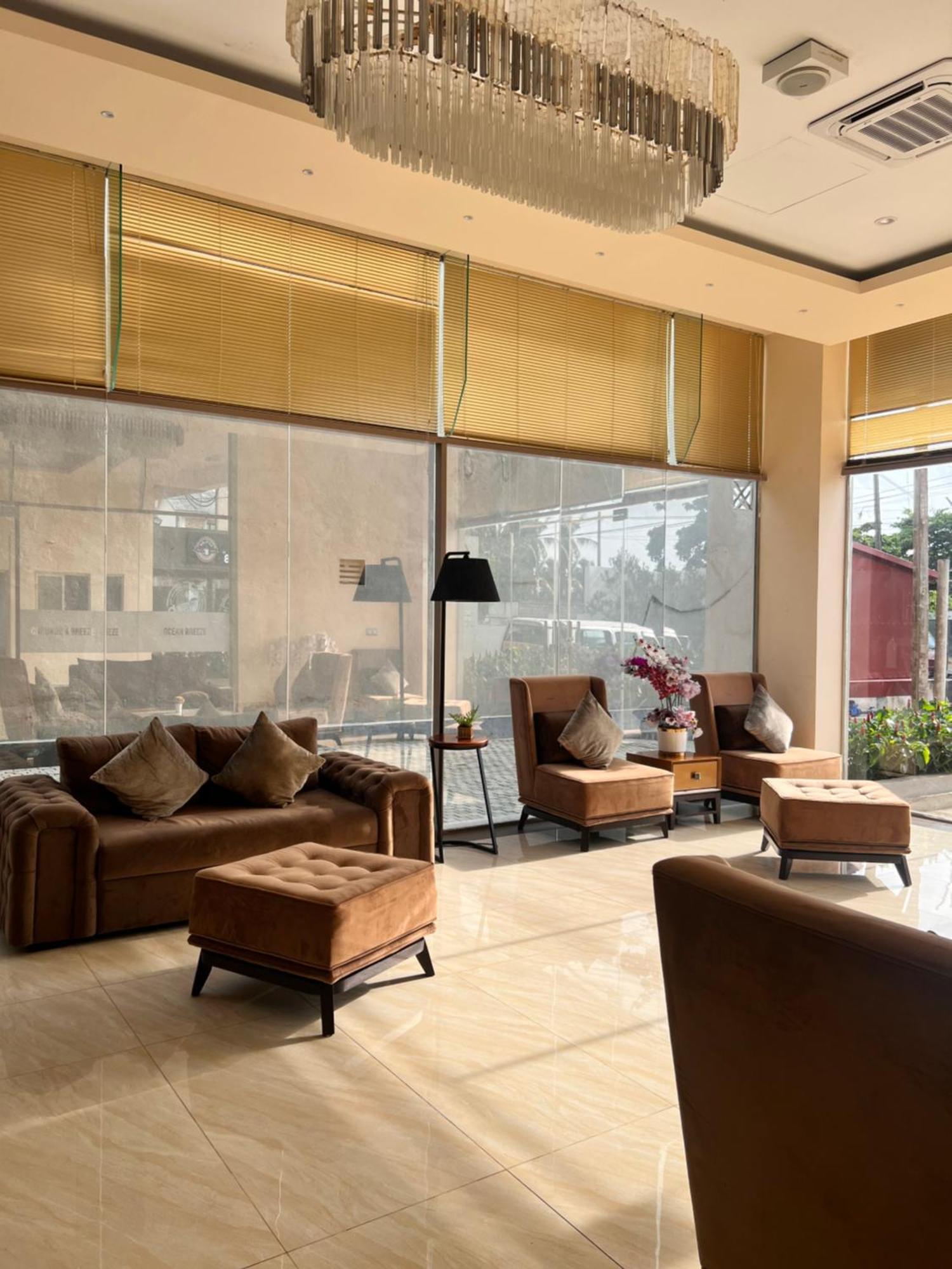 Ocean Breeze Negombo- Tidesend Luxury Beach Apartments Εξωτερικό φωτογραφία