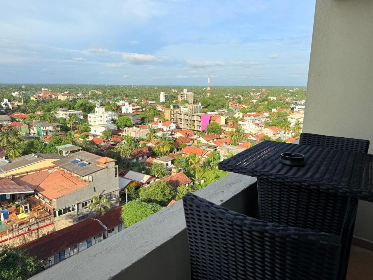 Ocean Breeze Negombo- Tidesend Luxury Beach Apartments Εξωτερικό φωτογραφία