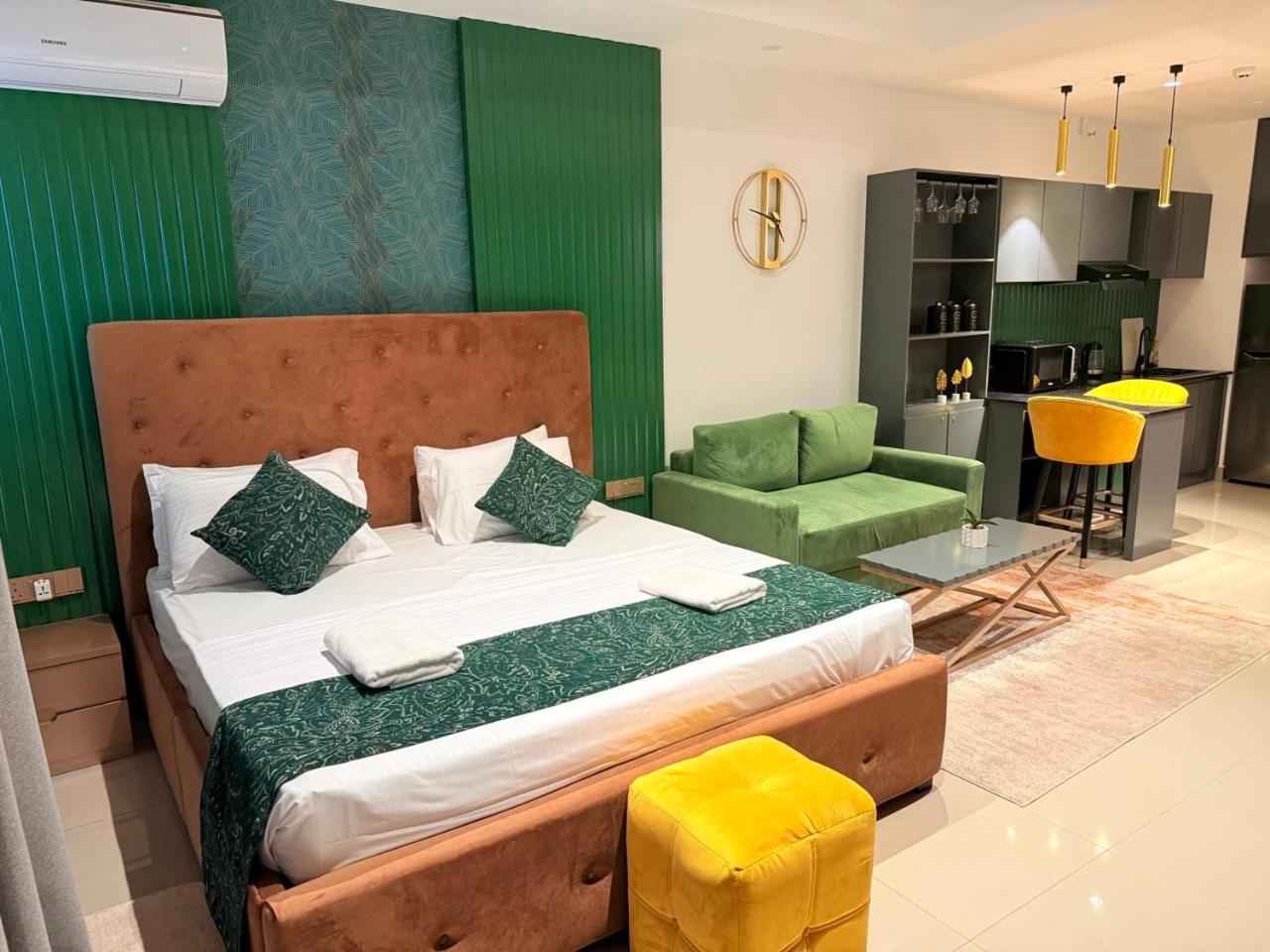 Ocean Breeze Negombo- Tidesend Luxury Beach Apartments Εξωτερικό φωτογραφία