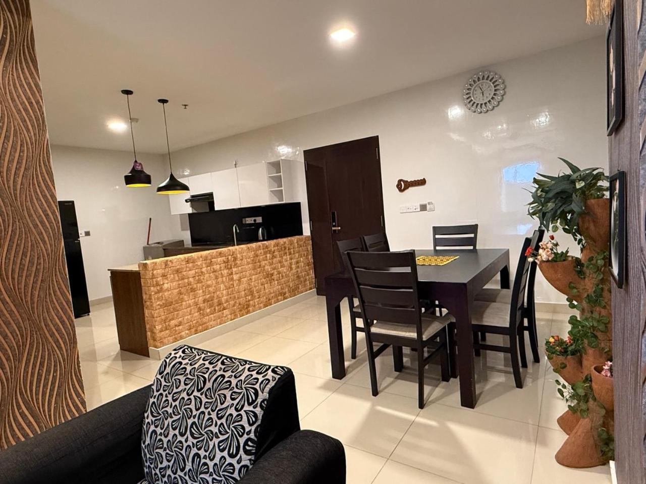Ocean Breeze Negombo- Tidesend Luxury Beach Apartments Εξωτερικό φωτογραφία