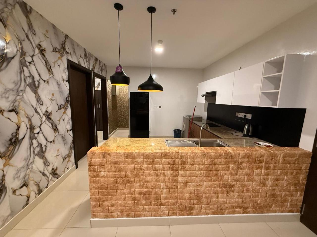 Ocean Breeze Negombo- Tidesend Luxury Beach Apartments Εξωτερικό φωτογραφία