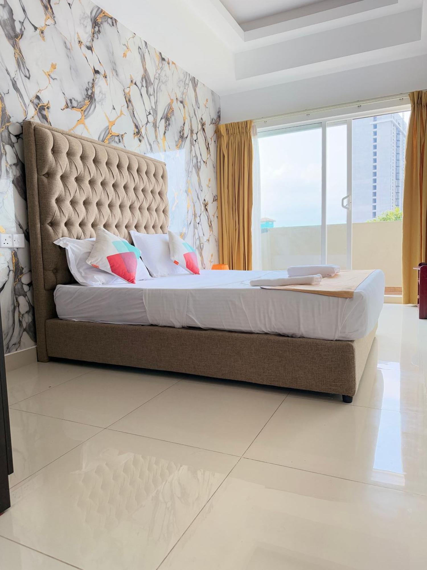 Ocean Breeze Negombo- Tidesend Luxury Beach Apartments Εξωτερικό φωτογραφία