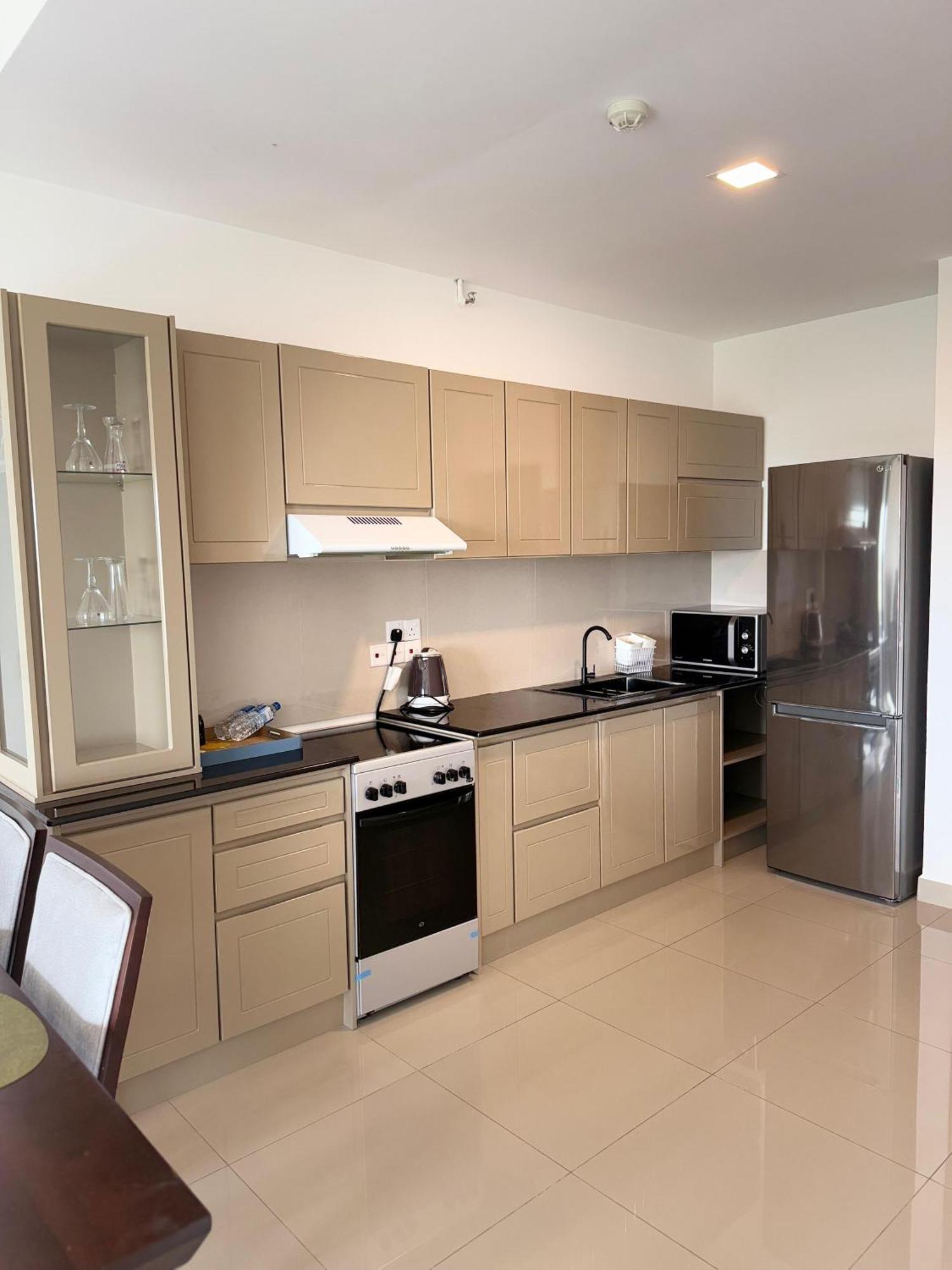 Ocean Breeze Negombo- Tidesend Luxury Beach Apartments Εξωτερικό φωτογραφία