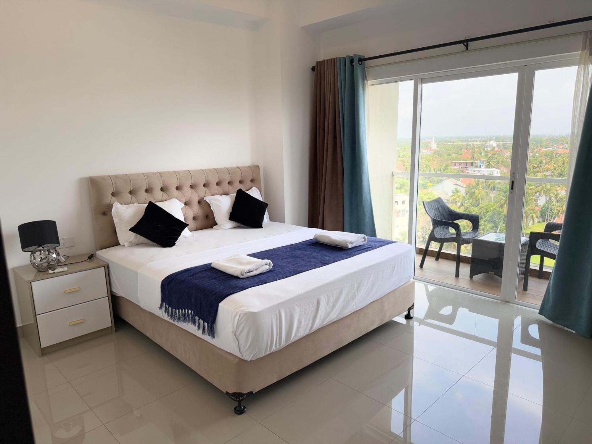 Ocean Breeze Negombo- Tidesend Luxury Beach Apartments Εξωτερικό φωτογραφία
