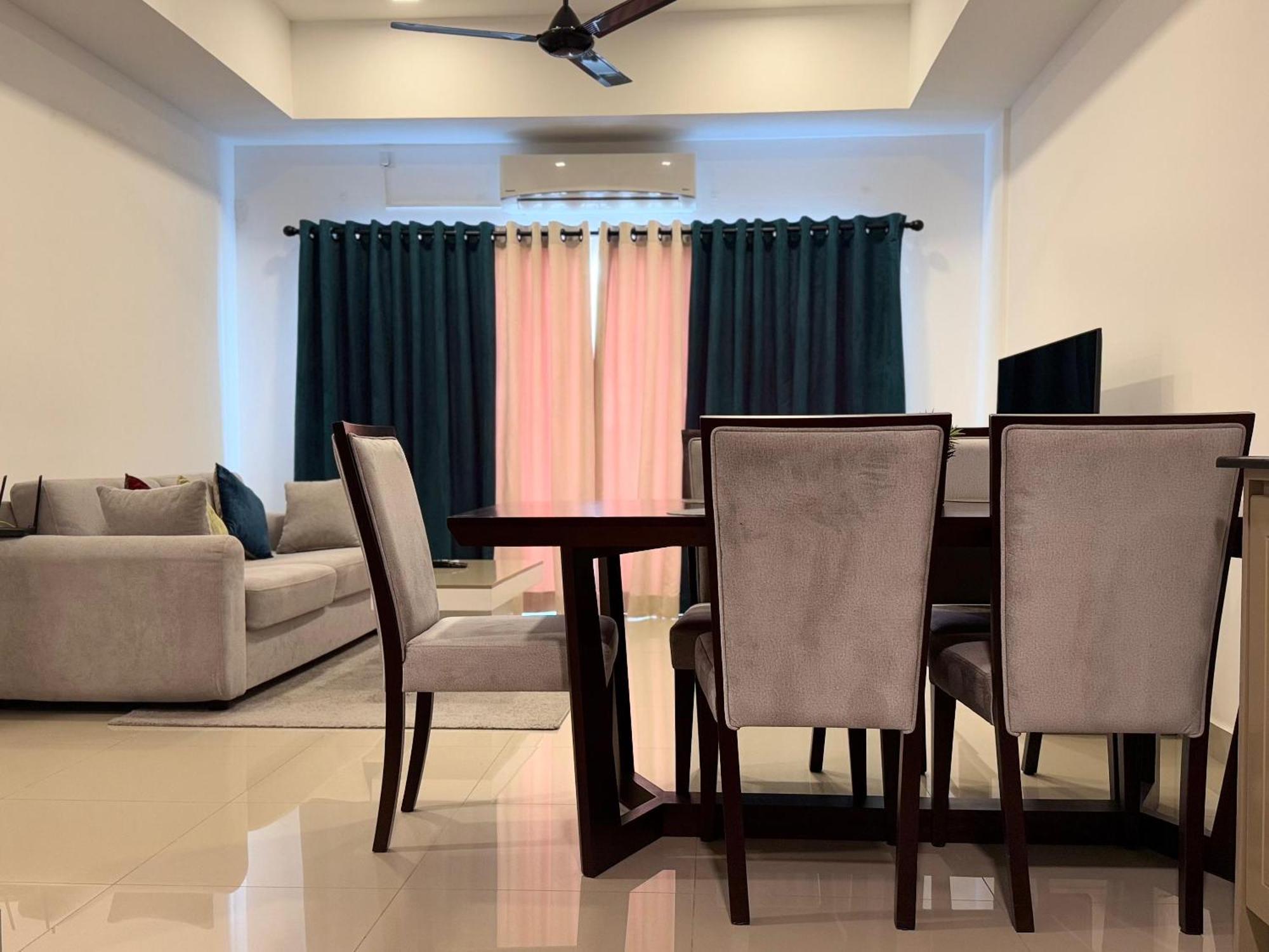 Ocean Breeze Negombo- Tidesend Luxury Beach Apartments Εξωτερικό φωτογραφία