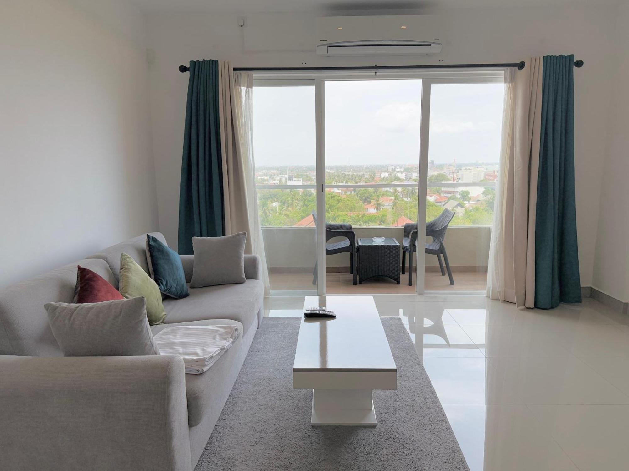Ocean Breeze Negombo- Tidesend Luxury Beach Apartments Εξωτερικό φωτογραφία