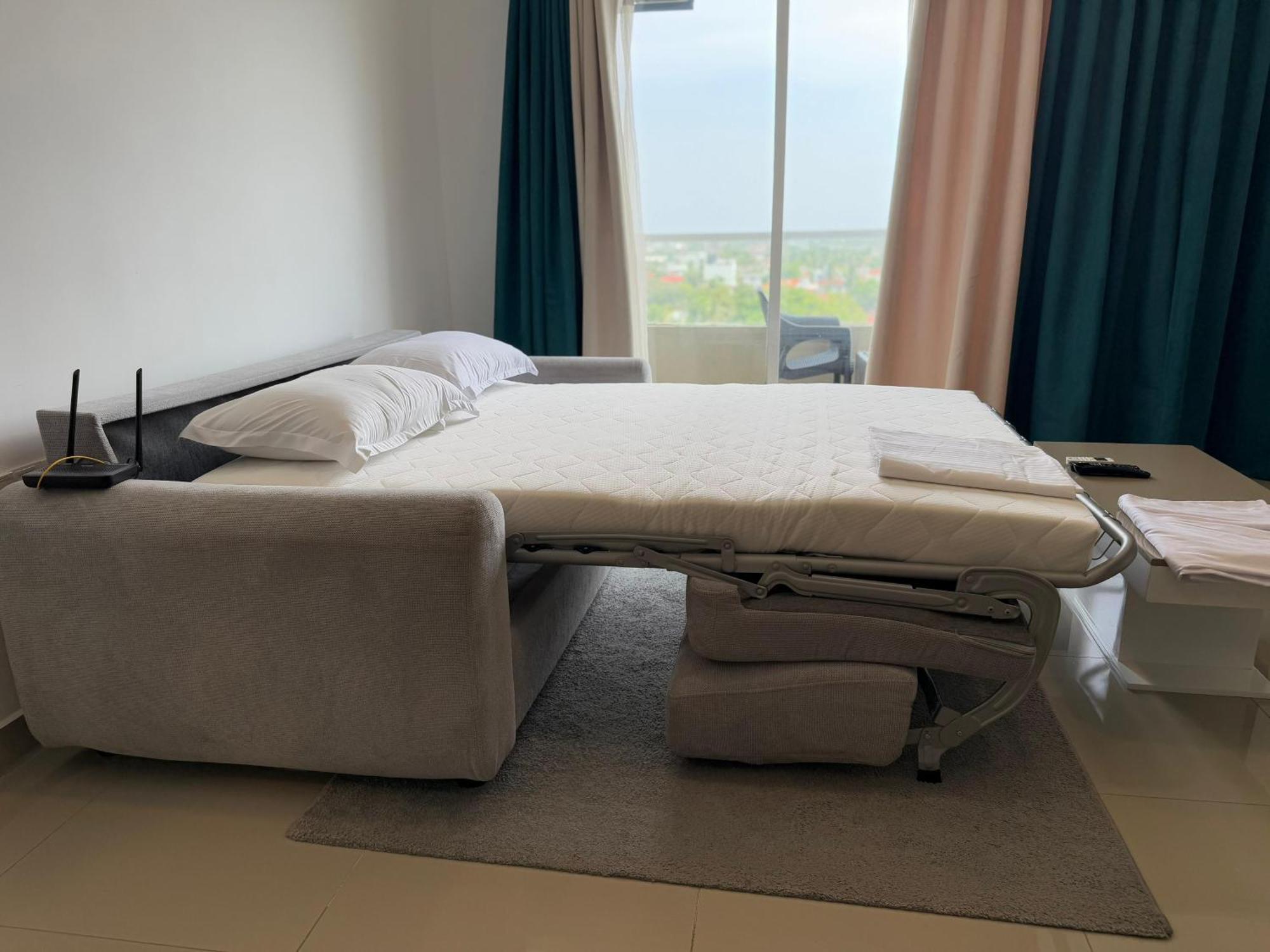 Ocean Breeze Negombo- Tidesend Luxury Beach Apartments Εξωτερικό φωτογραφία