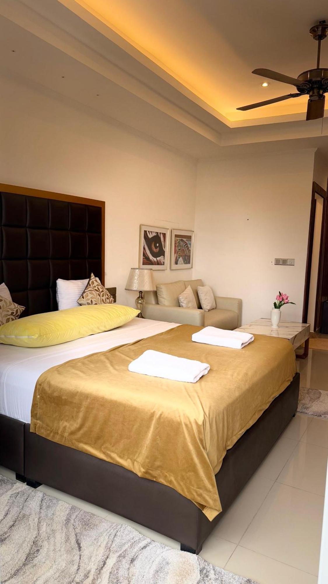 Ocean Breeze Negombo- Tidesend Luxury Beach Apartments Εξωτερικό φωτογραφία