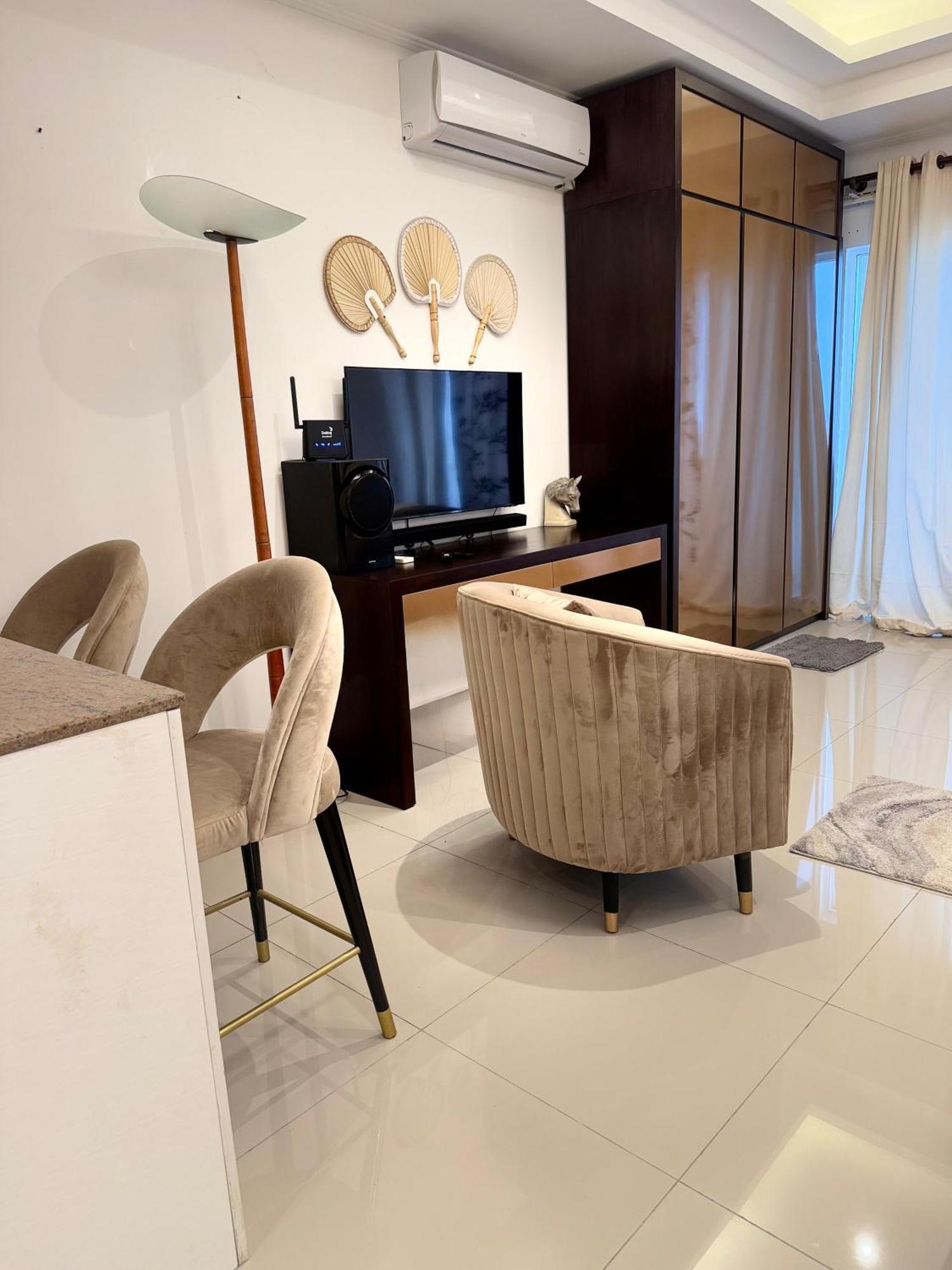 Ocean Breeze Negombo- Tidesend Luxury Beach Apartments Εξωτερικό φωτογραφία