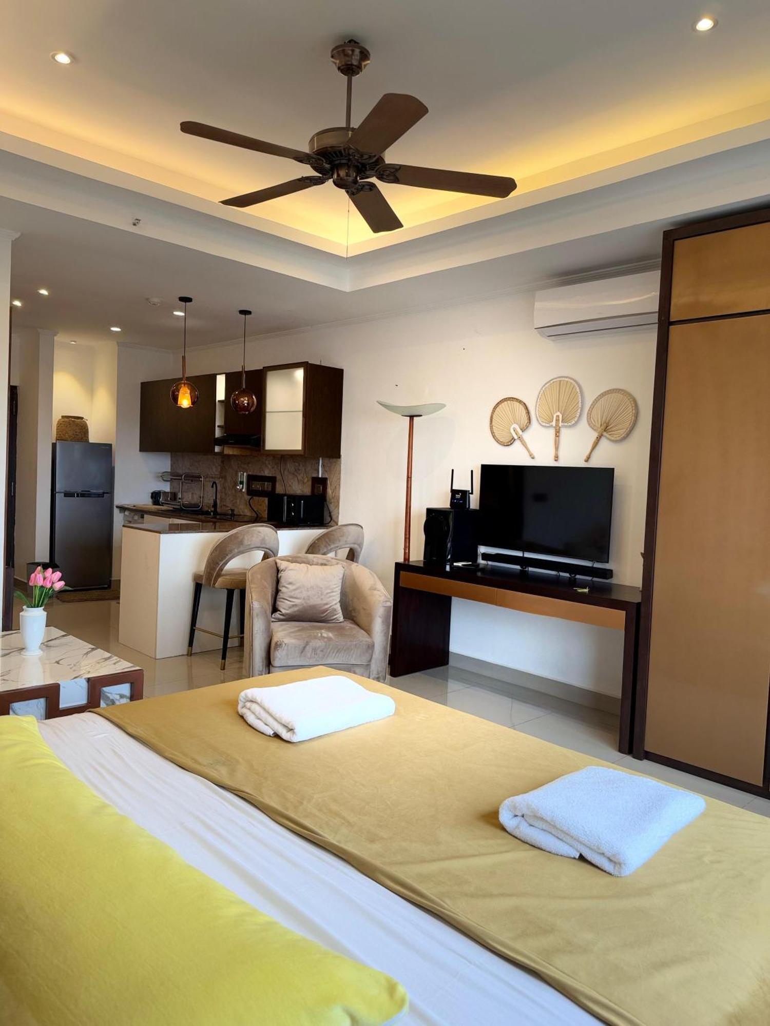 Ocean Breeze Negombo- Tidesend Luxury Beach Apartments Εξωτερικό φωτογραφία