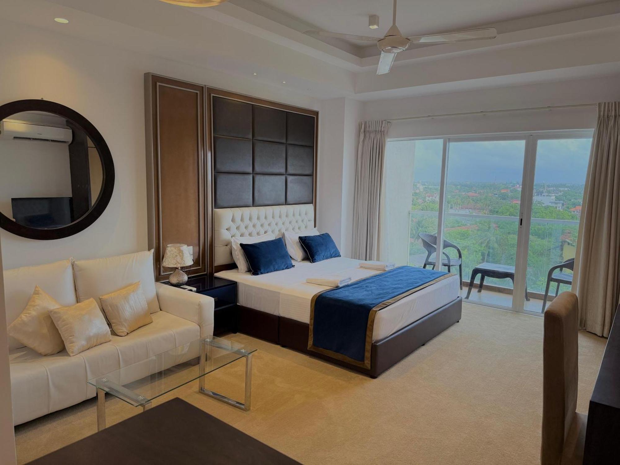 Ocean Breeze Negombo- Tidesend Luxury Beach Apartments Εξωτερικό φωτογραφία